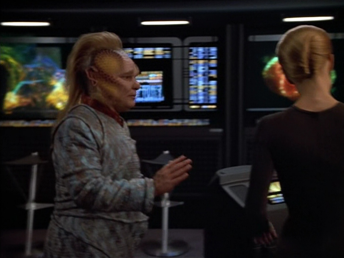 extant_StarTrek_VOY_4x12-MortalCoil_03076.jpg