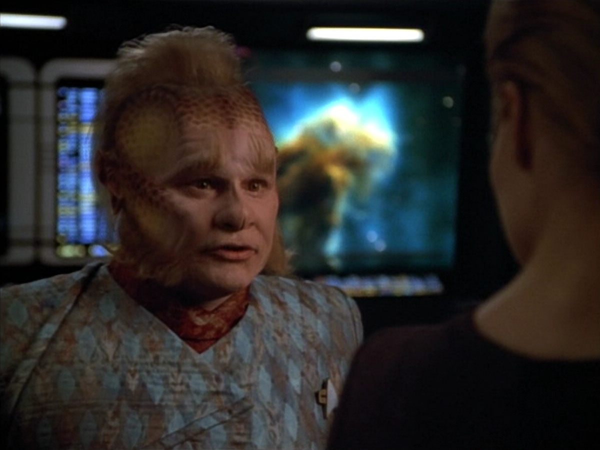 extant_StarTrek_VOY_4x12-MortalCoil_03092.jpg