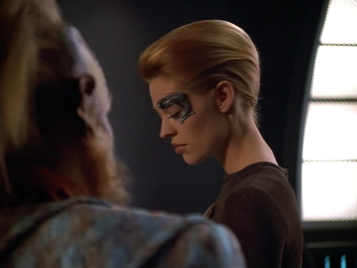 extant_StarTrek_VOY_4x12-MortalCoil_03097.jpg