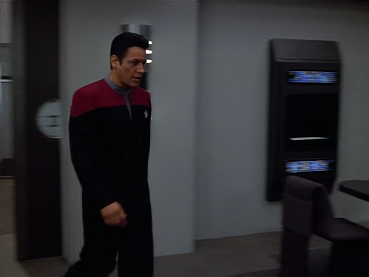 extant_StarTrek_VOY_4x12-MortalCoil_03207.jpg