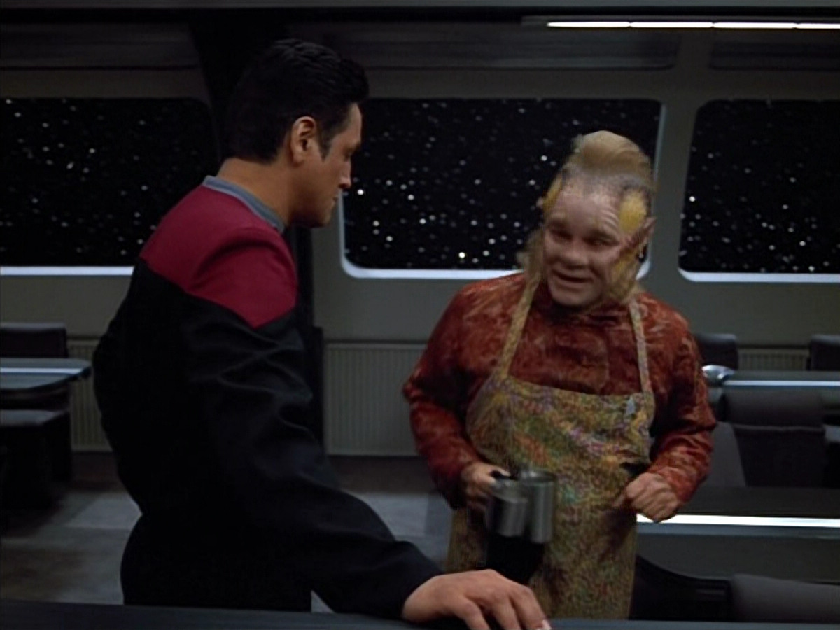 extant_StarTrek_VOY_4x12-MortalCoil_03221.jpg