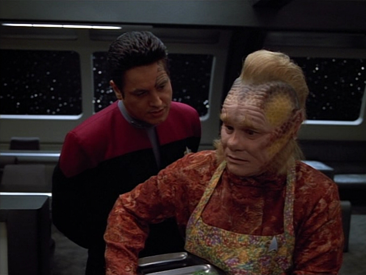 extant_StarTrek_VOY_4x12-MortalCoil_03238.jpg