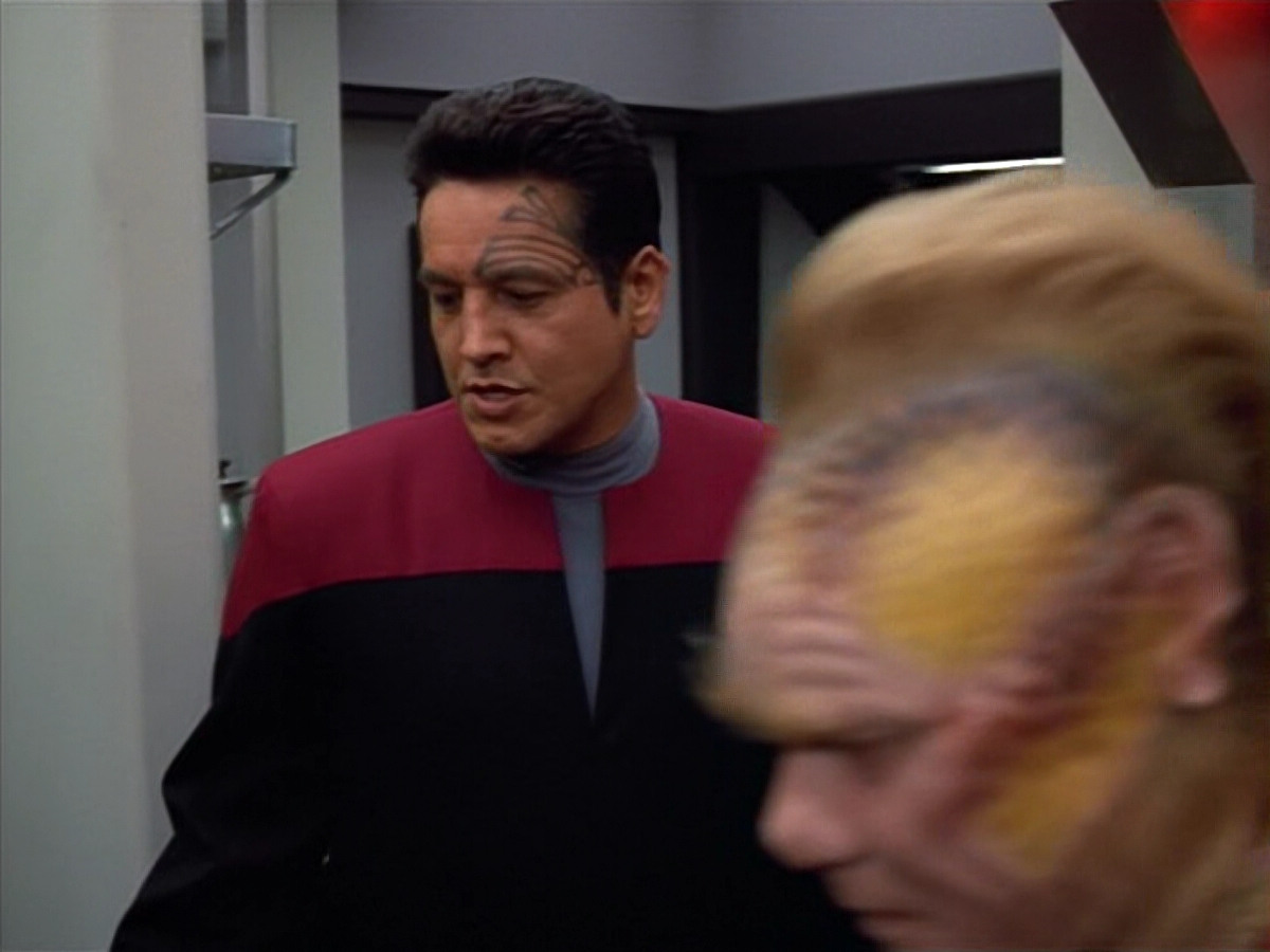 extant_StarTrek_VOY_4x12-MortalCoil_03271.jpg