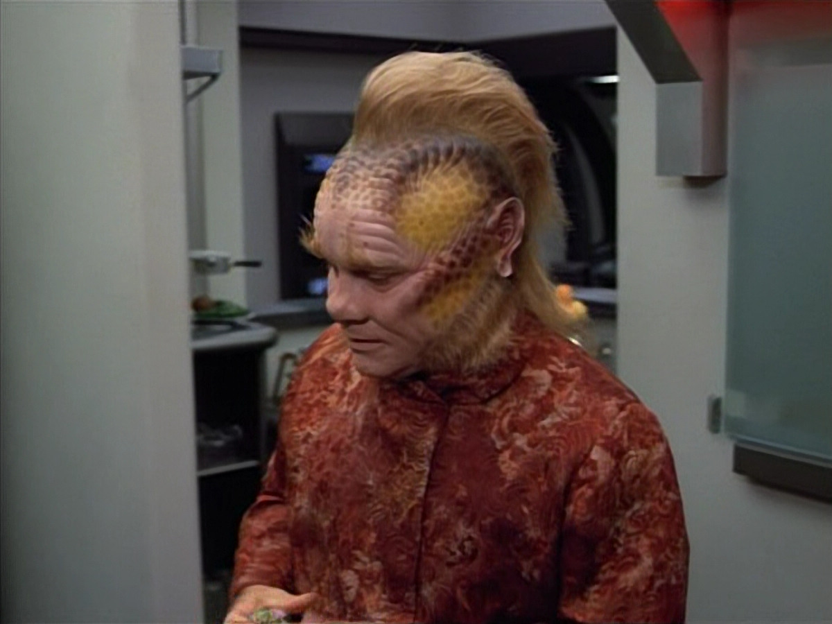 extant_StarTrek_VOY_4x12-MortalCoil_03306.jpg