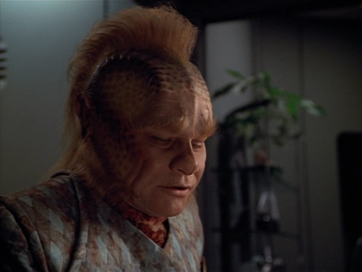 extant_StarTrek_VOY_4x12-MortalCoil_03379.jpg