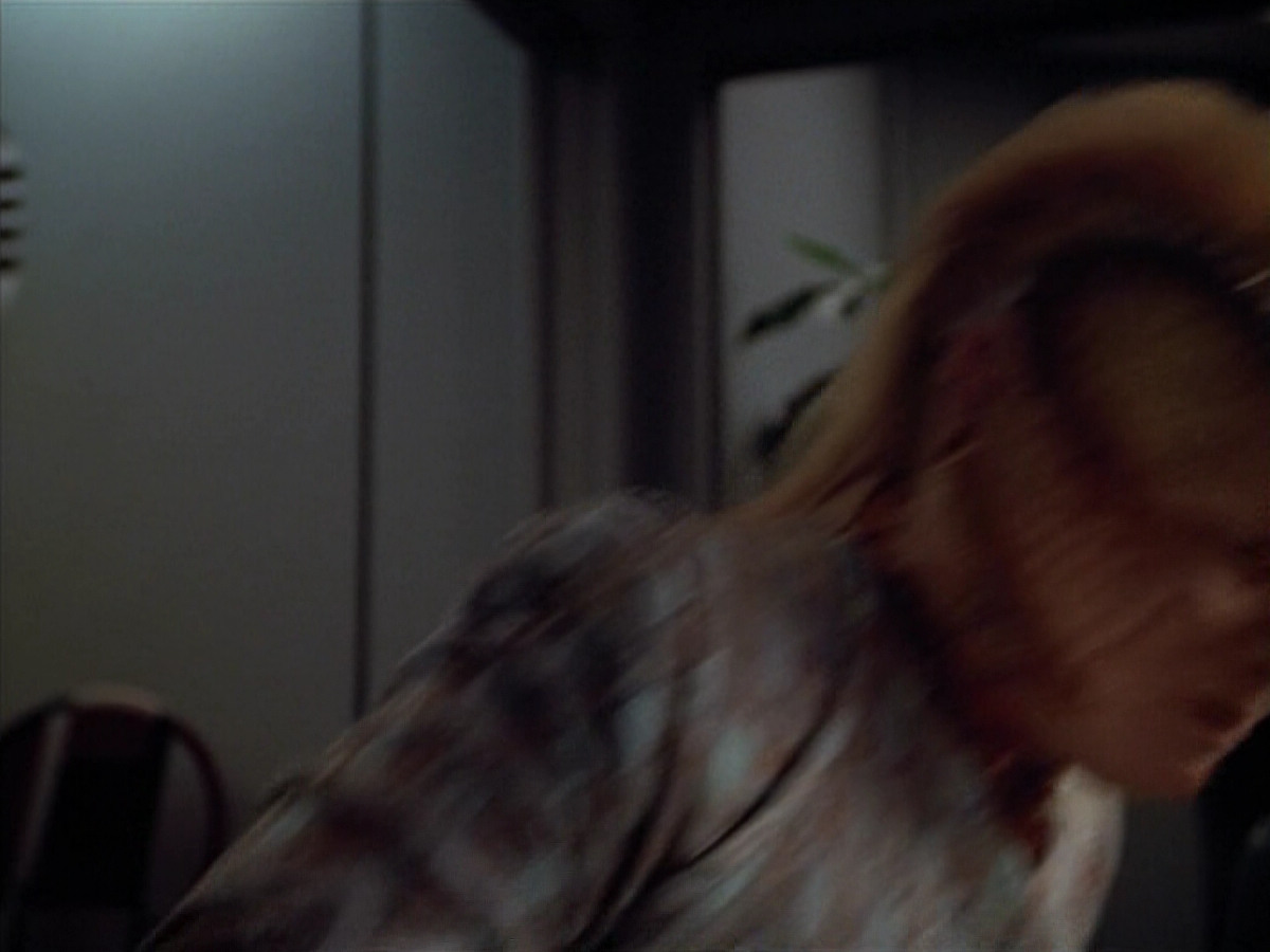 extant_StarTrek_VOY_4x12-MortalCoil_03382.jpg