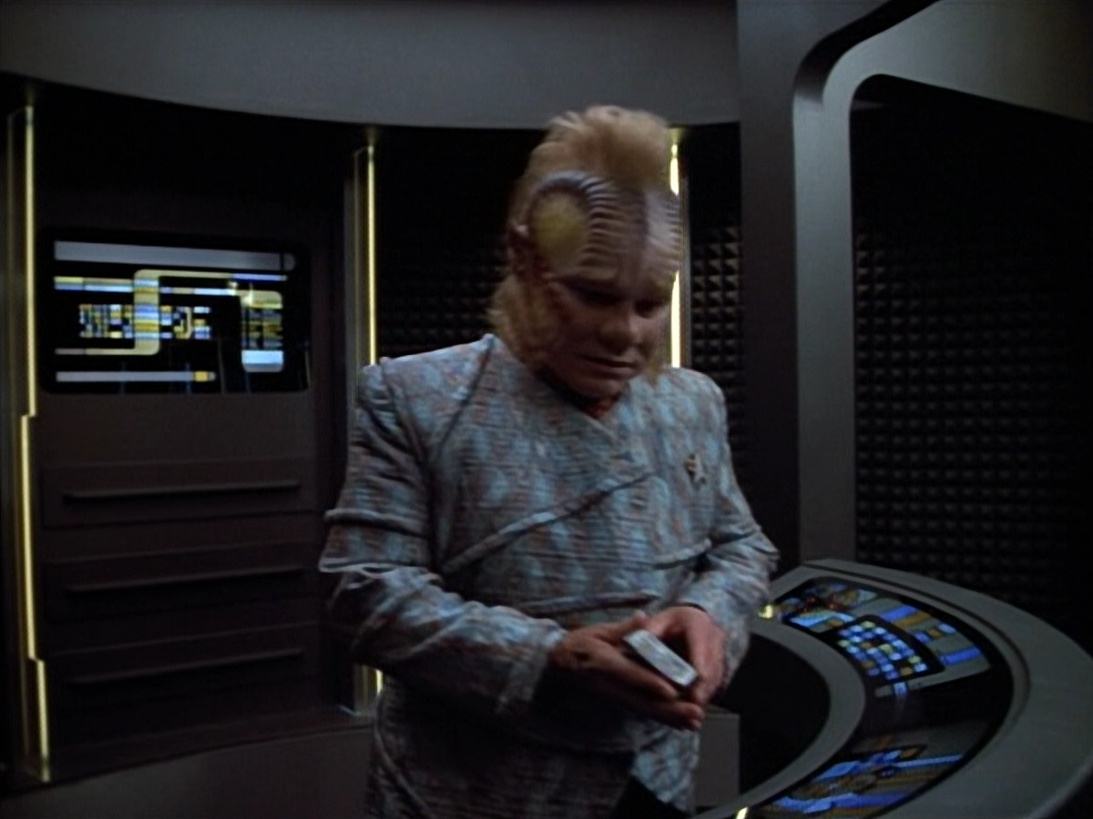 extant_StarTrek_VOY_4x12-MortalCoil_03391.jpg