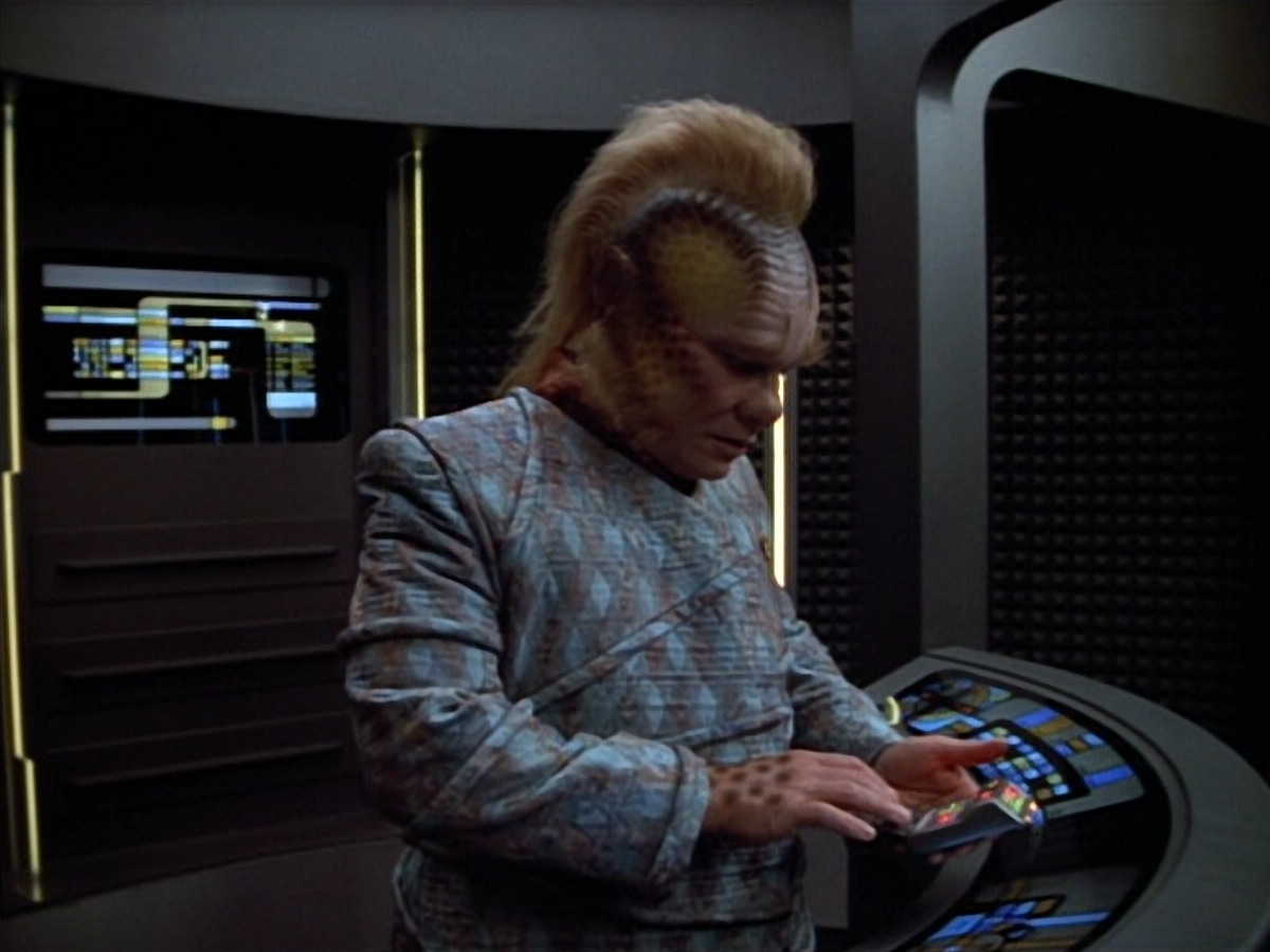 extant_StarTrek_VOY_4x12-MortalCoil_03397.jpg