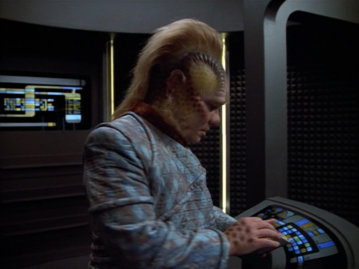 extant_StarTrek_VOY_4x12-MortalCoil_03400.jpg