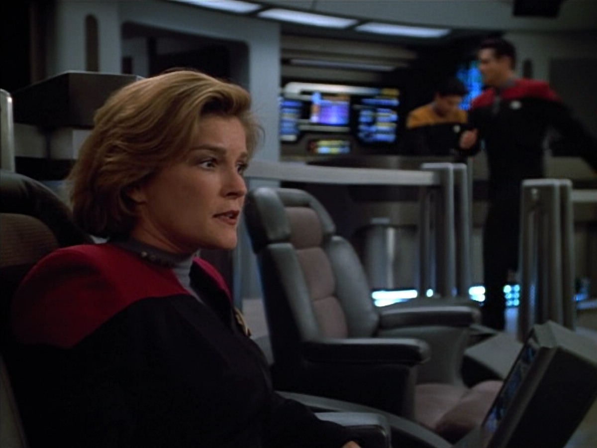 extant_StarTrek_VOY_4x12-MortalCoil_03425.jpg