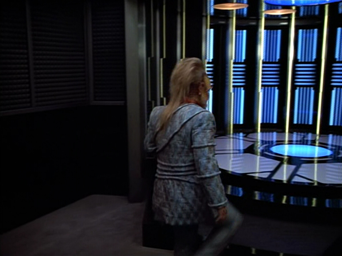 extant_StarTrek_VOY_4x12-MortalCoil_03426.jpg