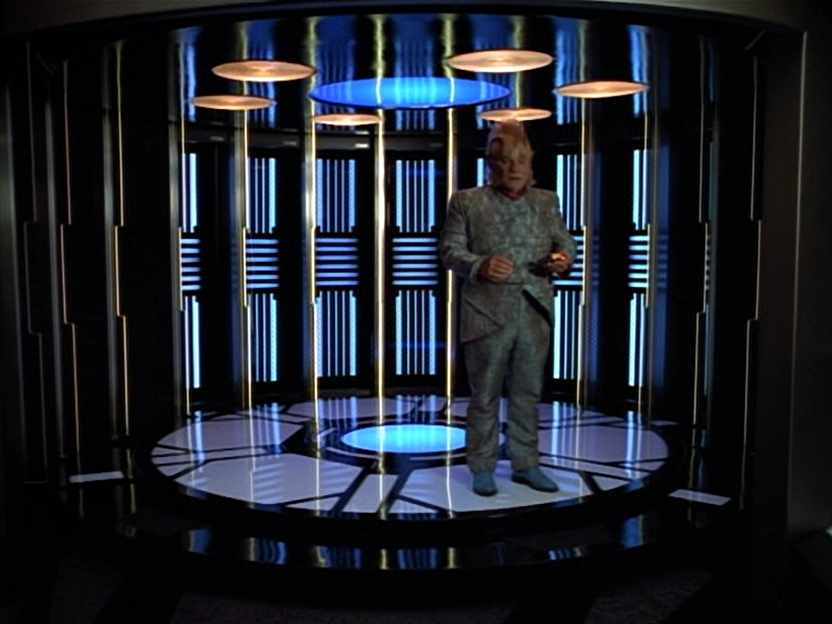 extant_StarTrek_VOY_4x12-MortalCoil_03433.jpg
