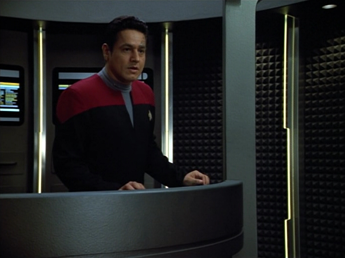 extant_StarTrek_VOY_4x12-MortalCoil_03461.jpg