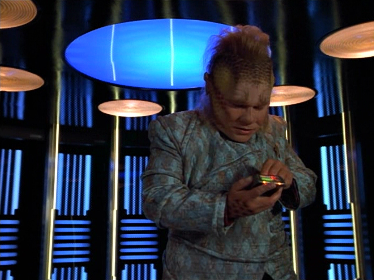 extant_StarTrek_VOY_4x12-MortalCoil_03471.jpg