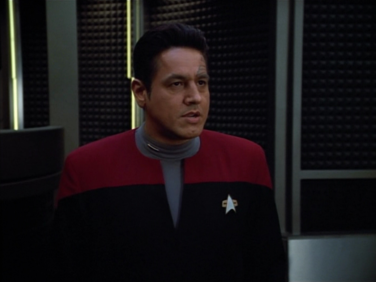 extant_StarTrek_VOY_4x12-MortalCoil_03472.jpg
