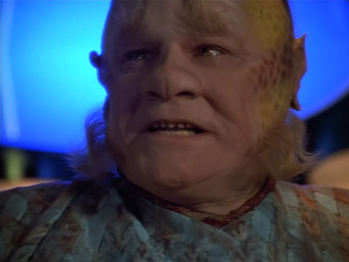 extant_StarTrek_VOY_4x12-MortalCoil_03475.jpg