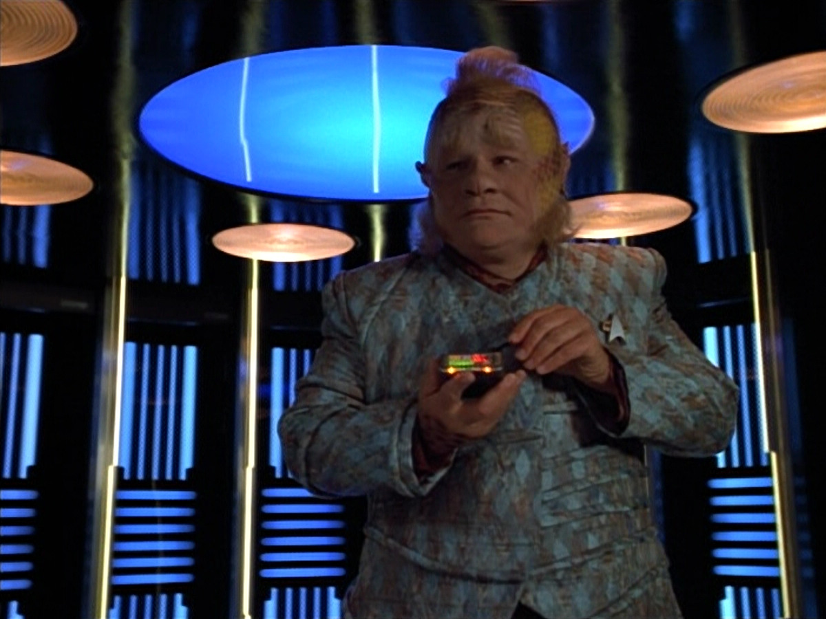extant_StarTrek_VOY_4x12-MortalCoil_03491.jpg