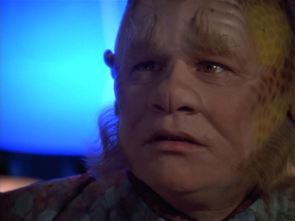 extant_StarTrek_VOY_4x12-MortalCoil_03504.jpg