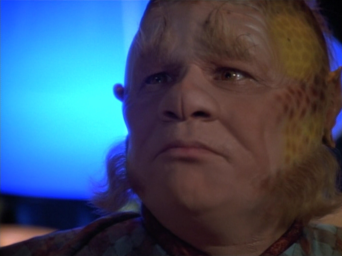 extant_StarTrek_VOY_4x12-MortalCoil_03515.jpg