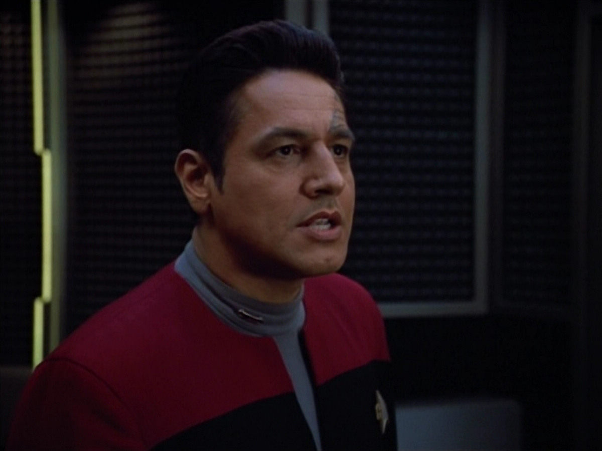 extant_StarTrek_VOY_4x12-MortalCoil_03535.jpg