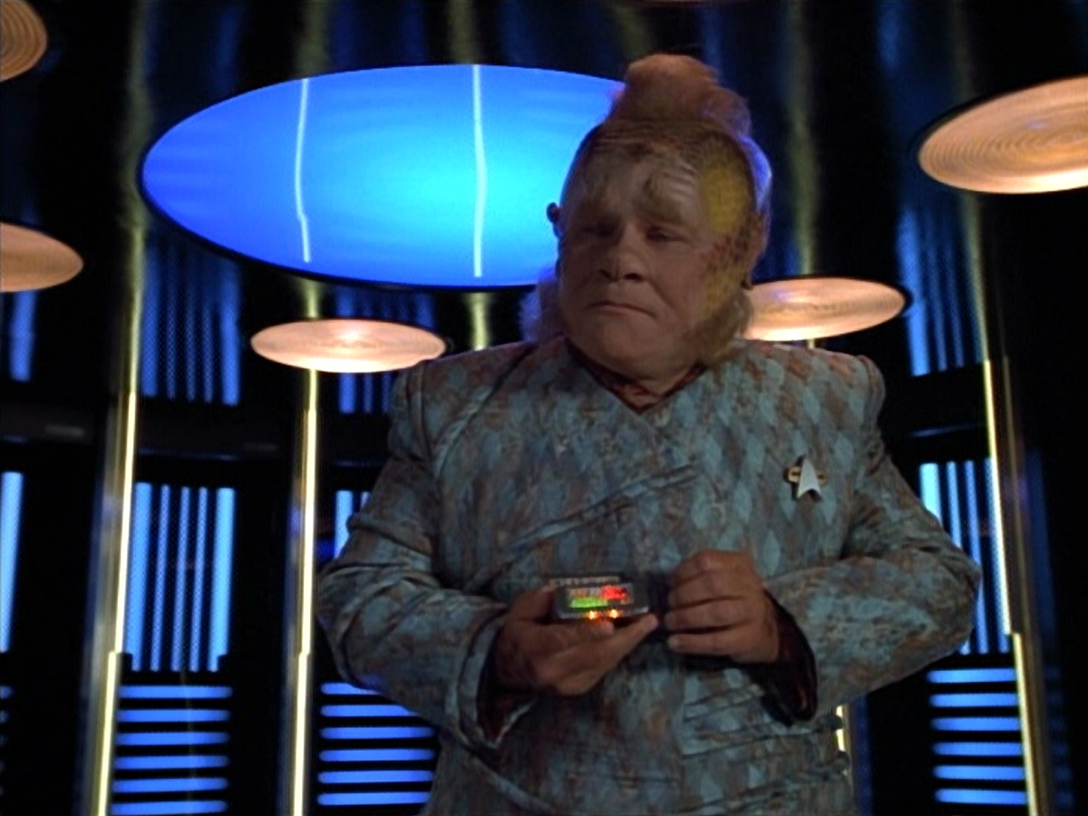 extant_StarTrek_VOY_4x12-MortalCoil_03549.jpg