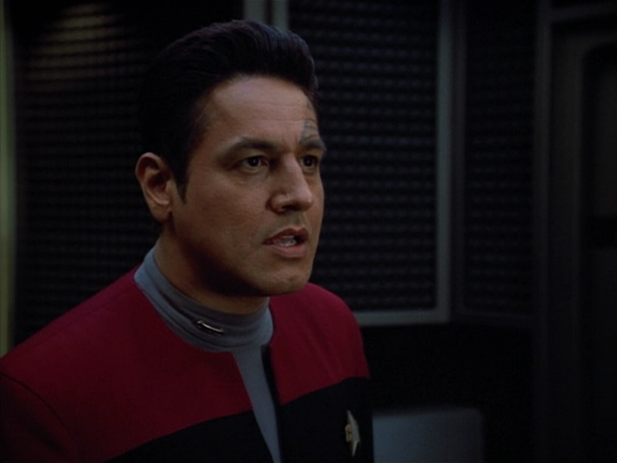 extant_StarTrek_VOY_4x12-MortalCoil_03578.jpg