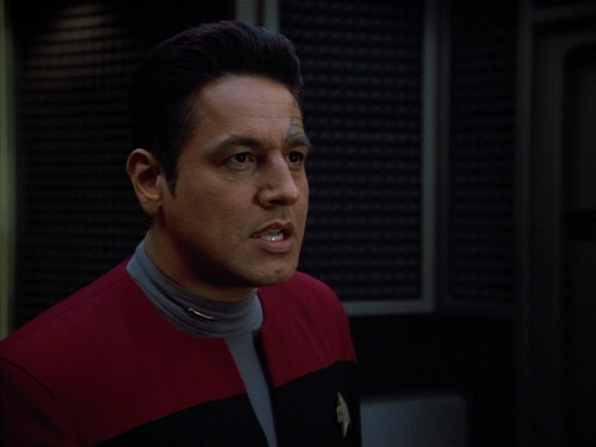extant_StarTrek_VOY_4x12-MortalCoil_03579.jpg