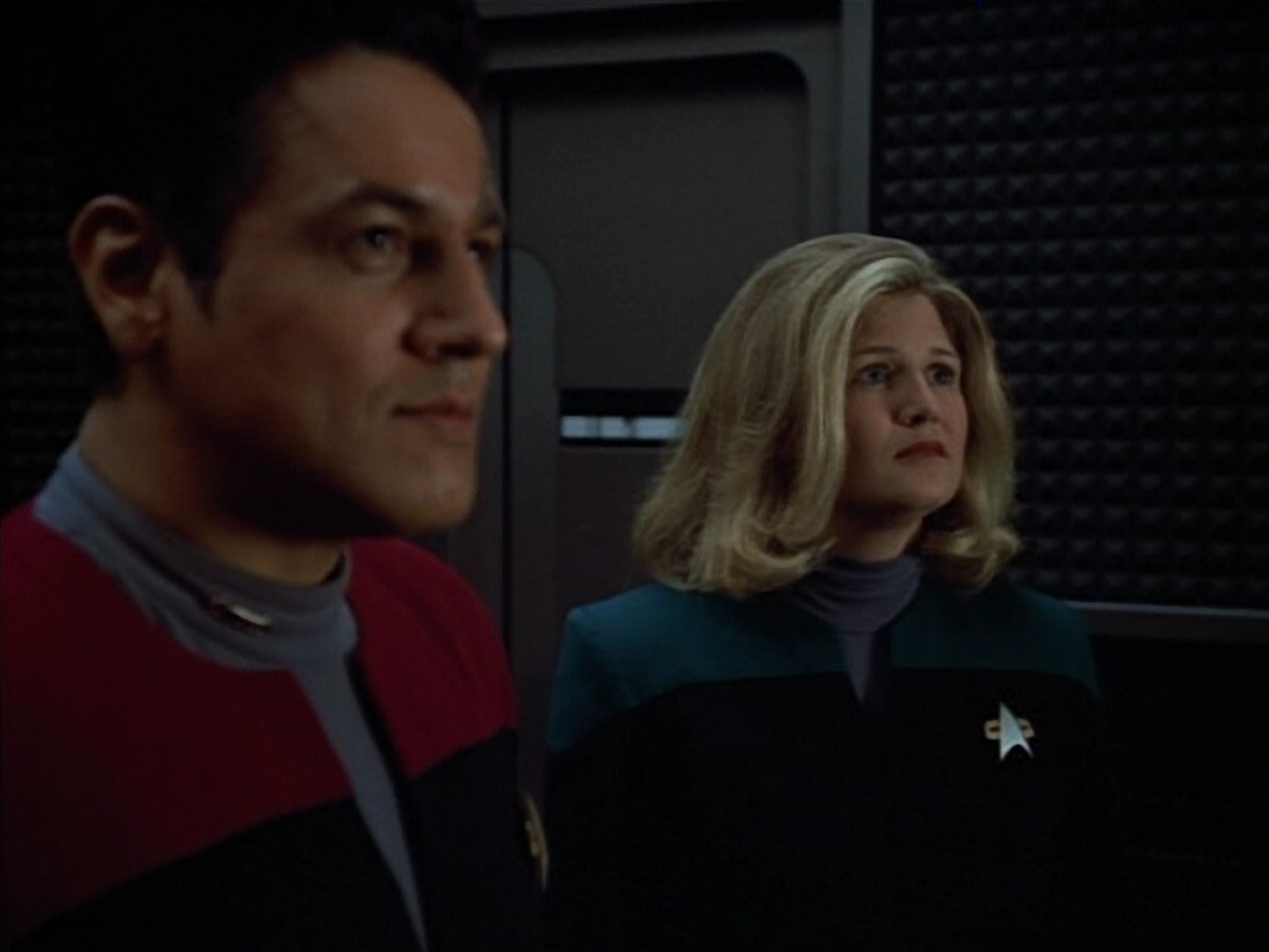 extant_StarTrek_VOY_4x12-MortalCoil_03661.jpg