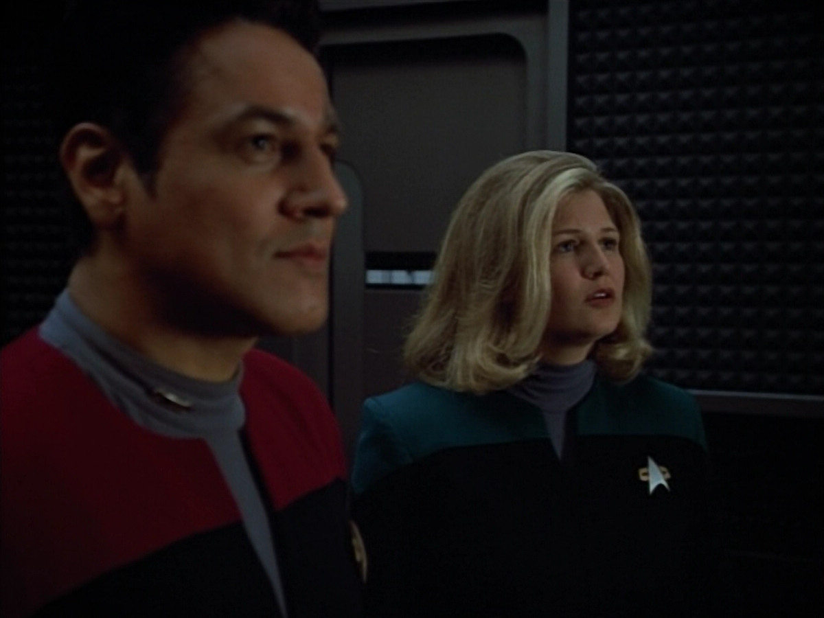 extant_StarTrek_VOY_4x12-MortalCoil_03663.jpg