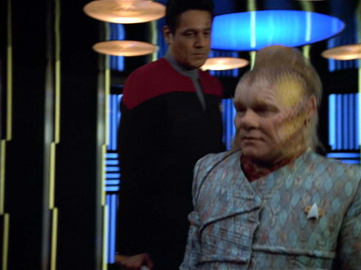 extant_StarTrek_VOY_4x12-MortalCoil_03718.jpg