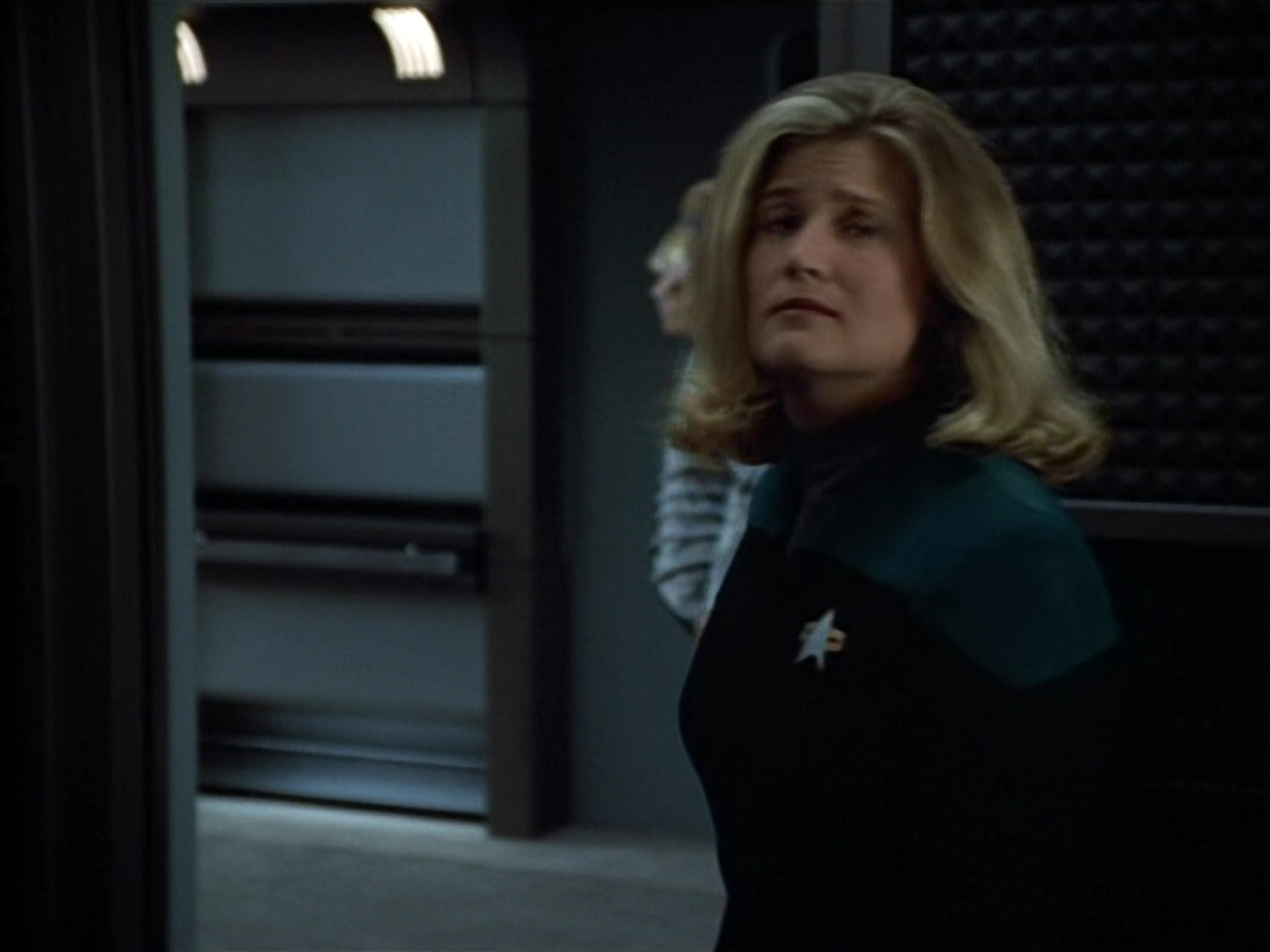 extant_StarTrek_VOY_4x12-MortalCoil_03734.jpg