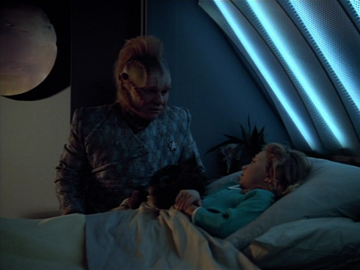 extant_StarTrek_VOY_4x12-MortalCoil_03776.jpg