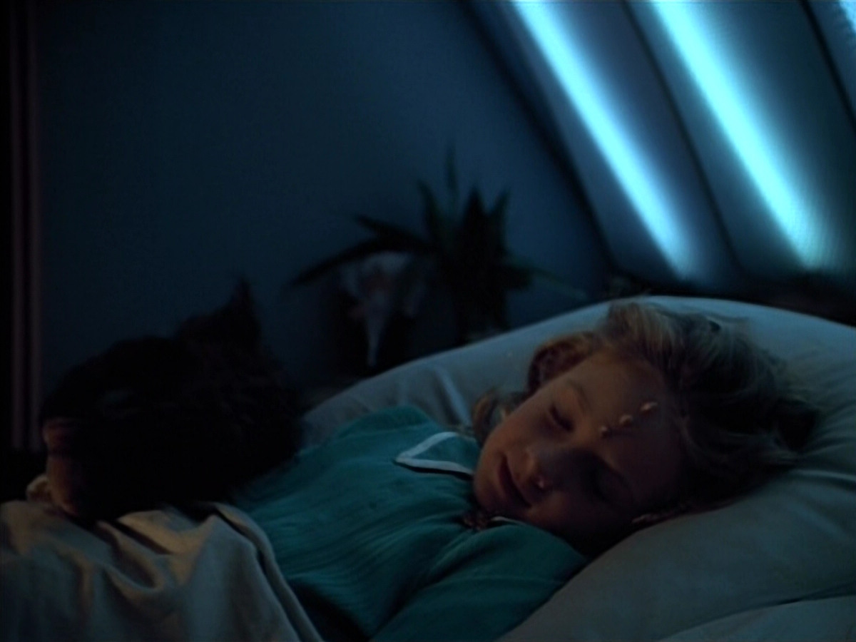 extant_StarTrek_VOY_4x12-MortalCoil_03795.jpg
