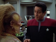 extant_StarTrek_VOY_4x12-MortalCoil_00061.jpg
