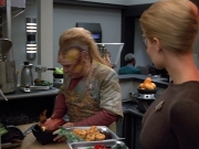 extant_StarTrek_VOY_4x12-MortalCoil_00116.jpg