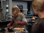 extant_StarTrek_VOY_4x12-MortalCoil_00117.jpg