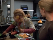 extant_StarTrek_VOY_4x12-MortalCoil_00118.jpg