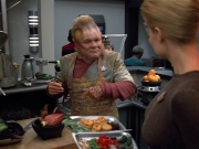 extant_StarTrek_VOY_4x12-MortalCoil_00124.jpg