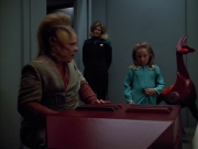 Filename=extant_StarTrek_VOY_4x12-MortalCoil_00204.jpg
Filesize=139KiB
Dimensions=1200x900
Date added=Sep 14, 2019 extant_StarTrek_VOY_4x12-MortalCoil_00204.jpg
