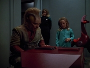 Filename=extant_StarTrek_VOY_4x12-MortalCoil_00205.jpg
Filesize=146KiB
Dimensions=1200x900
Date added=Sep 14, 2019 extant_StarTrek_VOY_4x12-MortalCoil_00205.jpg
