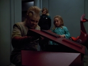 Filename=extant_StarTrek_VOY_4x12-MortalCoil_00209.jpg
Filesize=139KiB
Dimensions=1200x900
Date added=Sep 14, 2019 extant_StarTrek_VOY_4x12-MortalCoil_00209.jpg