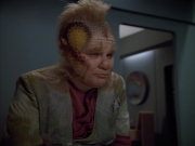 extant_StarTrek_VOY_4x12-MortalCoil_00253.jpg