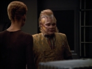 extant_StarTrek_VOY_4x12-MortalCoil_00348.jpg