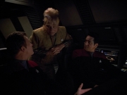 extant_StarTrek_VOY_4x12-MortalCoil_00481.jpg