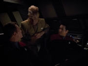 extant_StarTrek_VOY_4x12-MortalCoil_00483.jpg