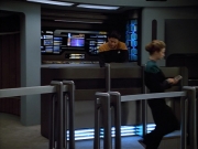 extant_StarTrek_VOY_4x12-MortalCoil_00793.jpg
