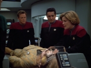 extant_StarTrek_VOY_4x12-MortalCoil_00864.jpg