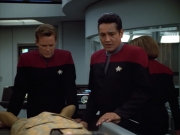extant_StarTrek_VOY_4x12-MortalCoil_00868.jpg