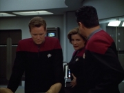 extant_StarTrek_VOY_4x12-MortalCoil_00870.jpg
