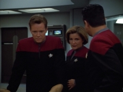extant_StarTrek_VOY_4x12-MortalCoil_00871.jpg